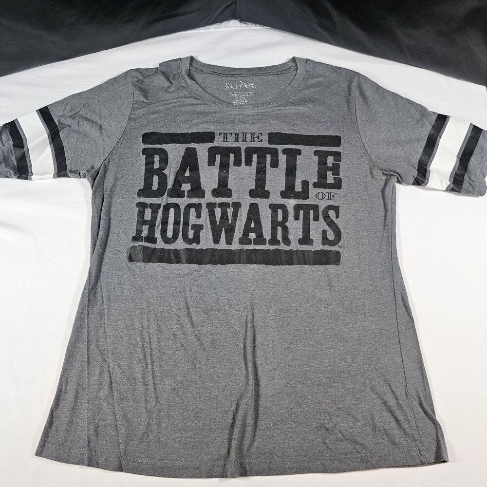 Harry Potter Battle Of Hogwarts Tshirt Small/ Youth Large